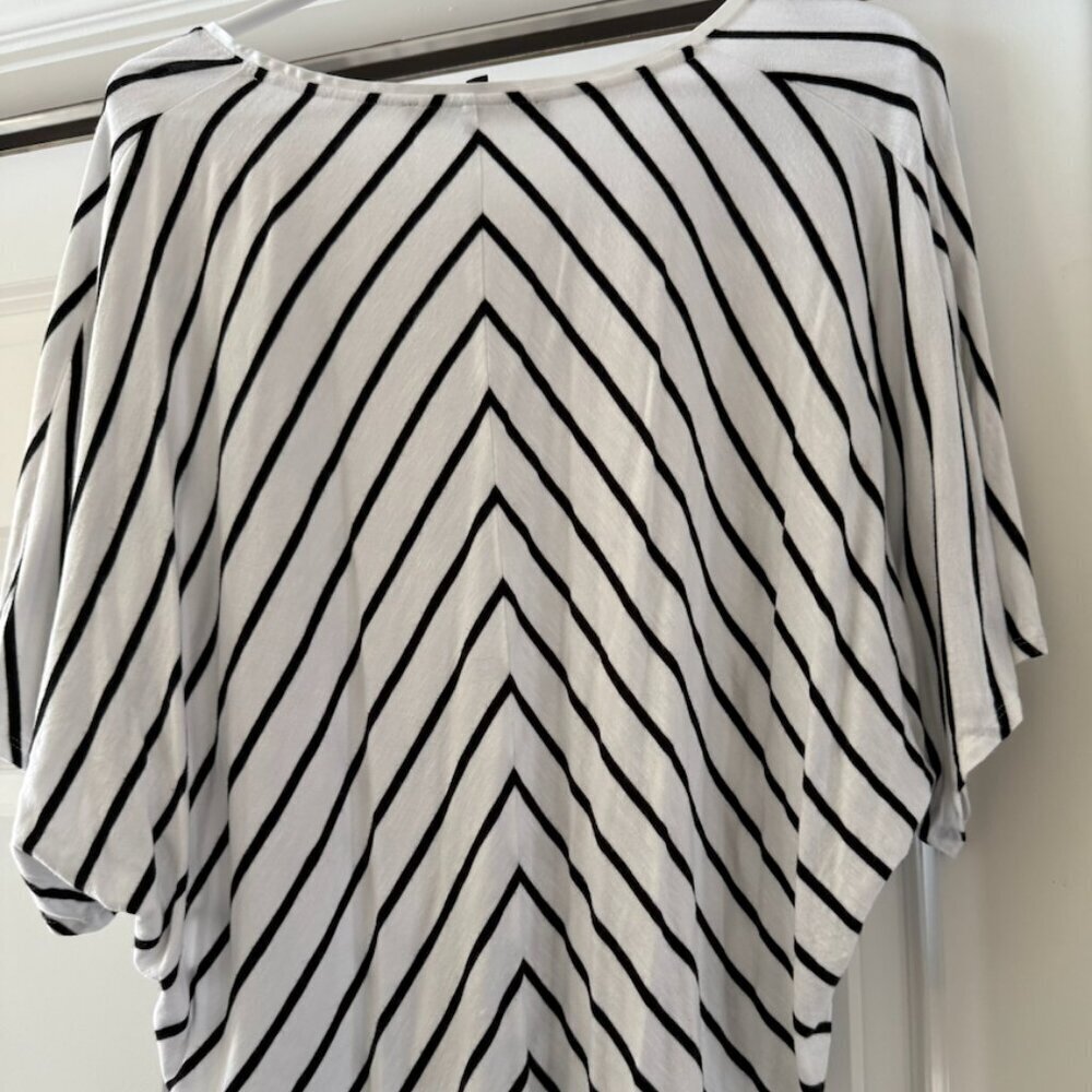 White House Black Market Chevron Stripe Top Medium V Neck Dolman - Picture 5 of 5